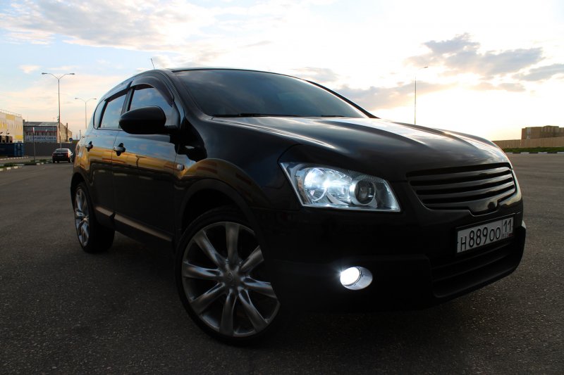 Nissan Qashqai j10 Black