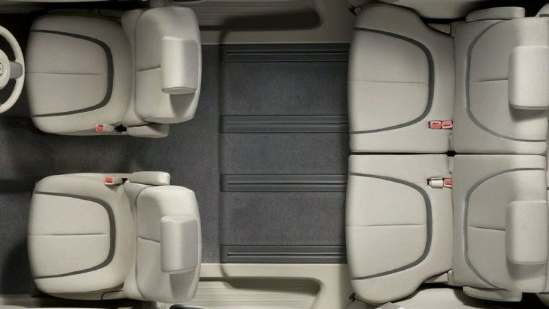 Mazda Biante трансформация салона