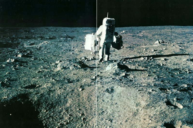 Коричневая Луна Аполлон