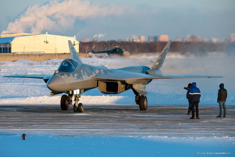 Самолет военный