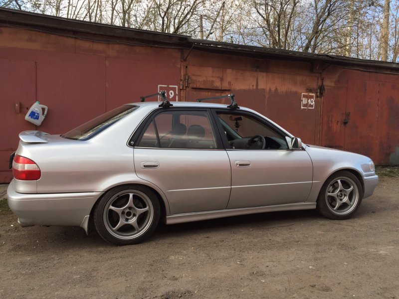 Toyota Corolla ae110 r 16