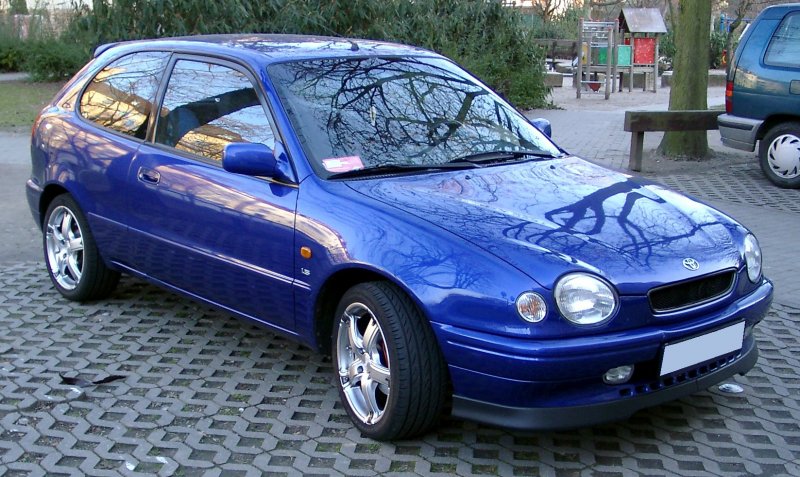 Toyota Corolla e110 хэтчбек