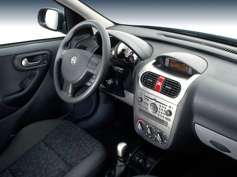 Opel Corsa 2000 салон