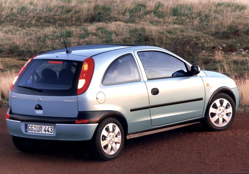 Опель Корса 2000 г 1.2