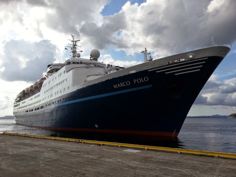 Теплоход Marco Polo alang