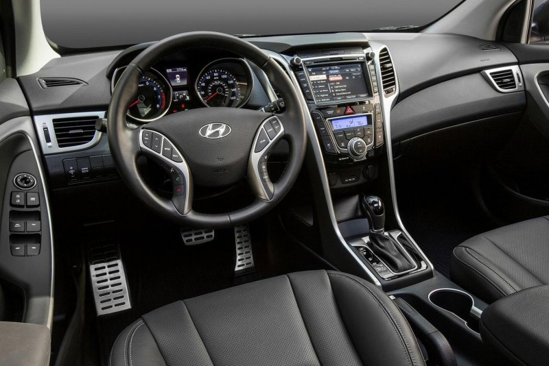 Hyundai Elantra 2015 салон