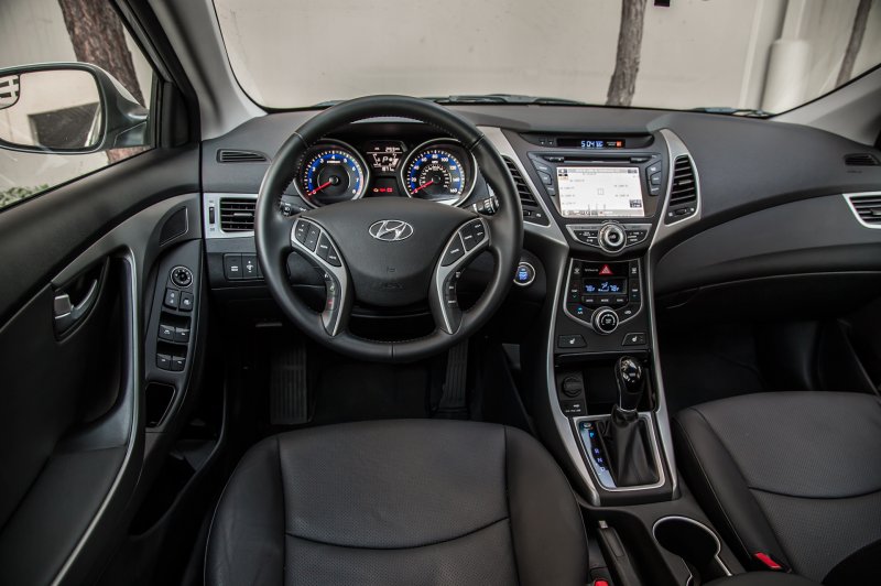 Hyundai Elantra 2014 салон