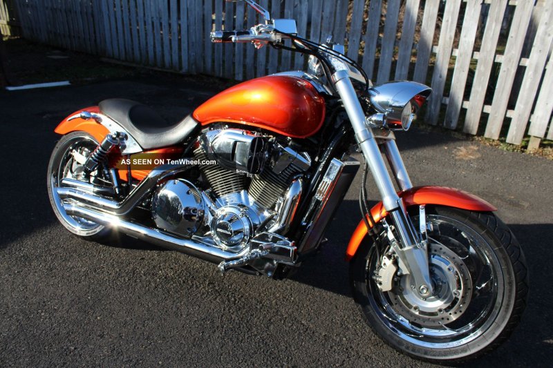 VTX 1800 Custom Street