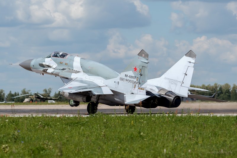 Самолет миг-29смт