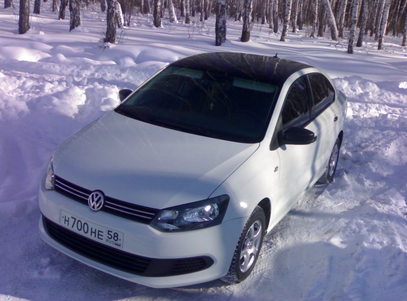 Черная крыша VW Polo sedan