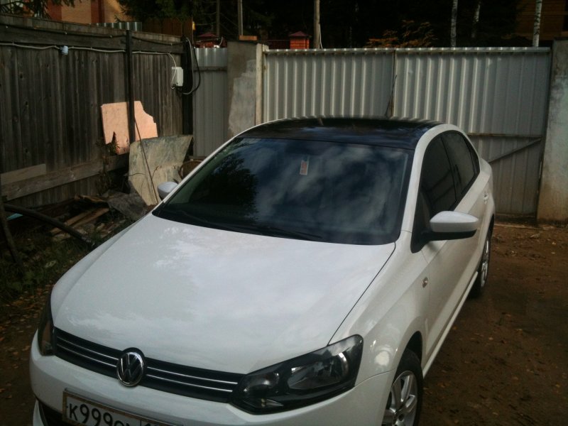 Черная крыша VW Polo sedan