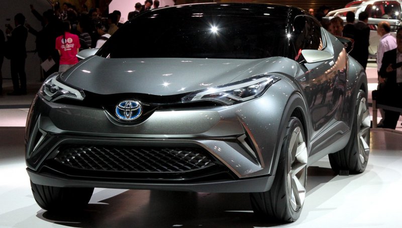 Тойота c-HR 2015