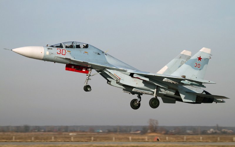 Истребитель Су-30