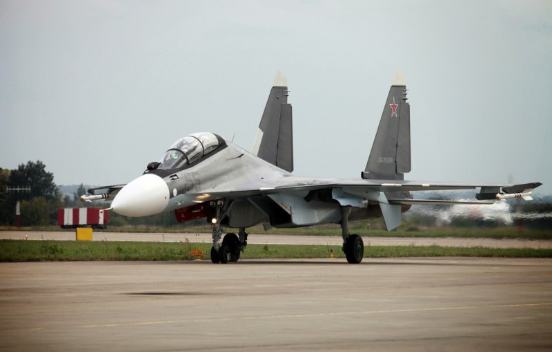 Су-30мкк истребитель