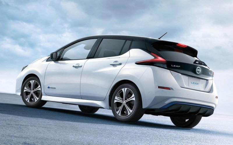 Nissan Leaf II (ze1)