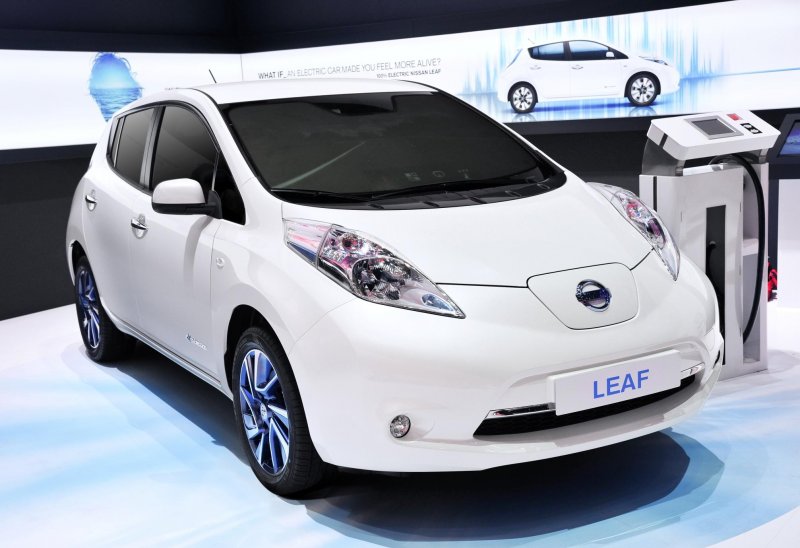 Nissan Leaf электромобиль
