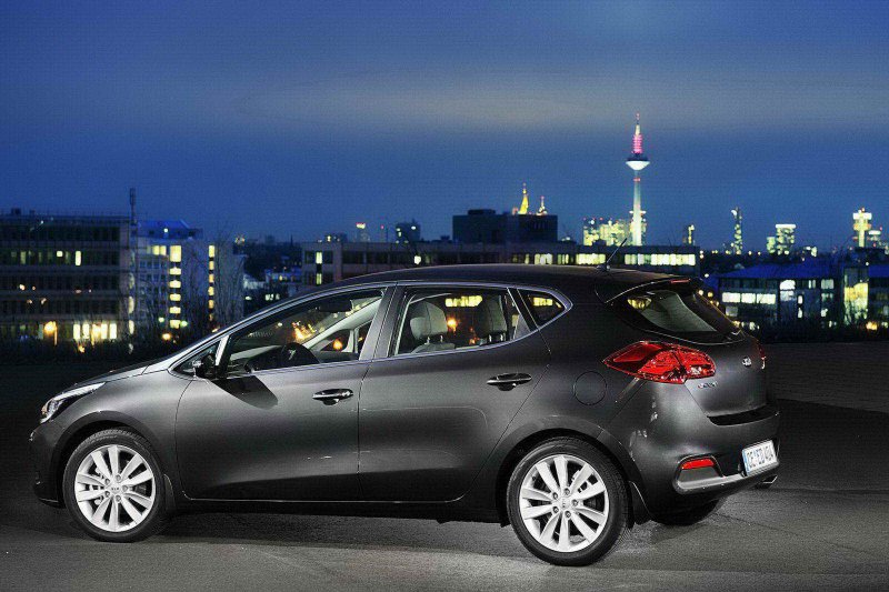 Kia Ceed 2012 хэтчбек
