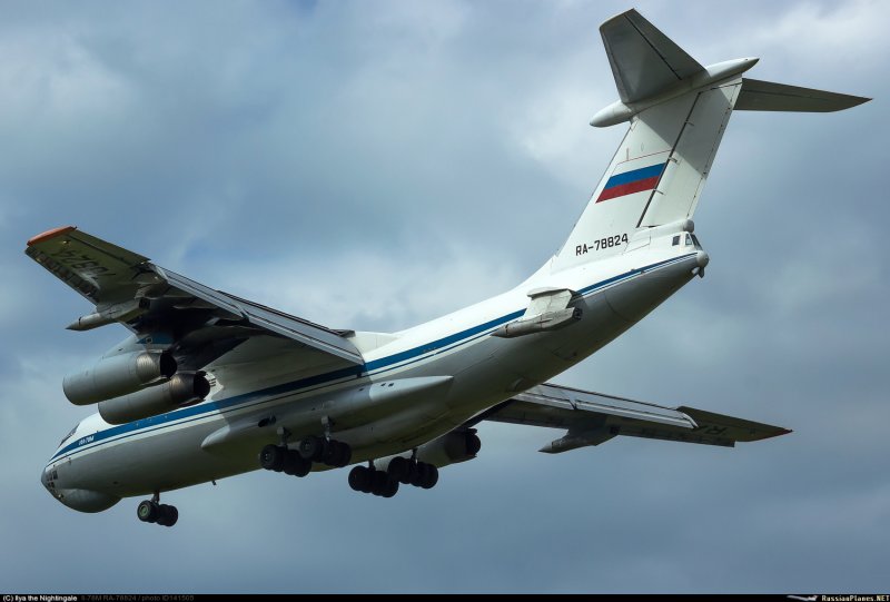 Y10 самолет