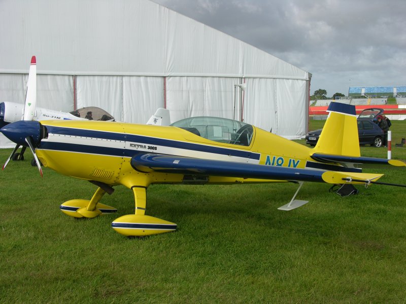 Самолёт Extra 330 lt