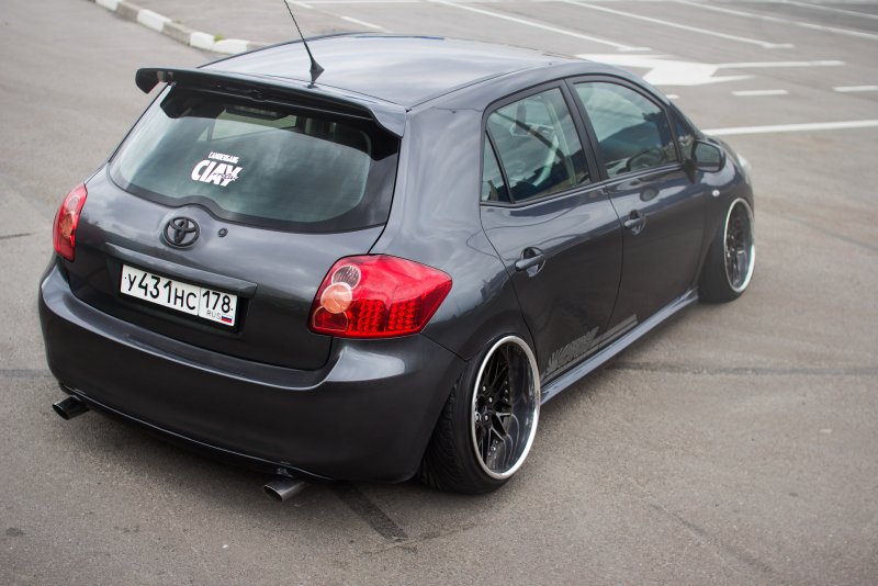 Toyota Auris 2008 stance