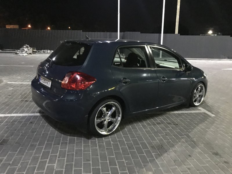 Toyota Auris стенс