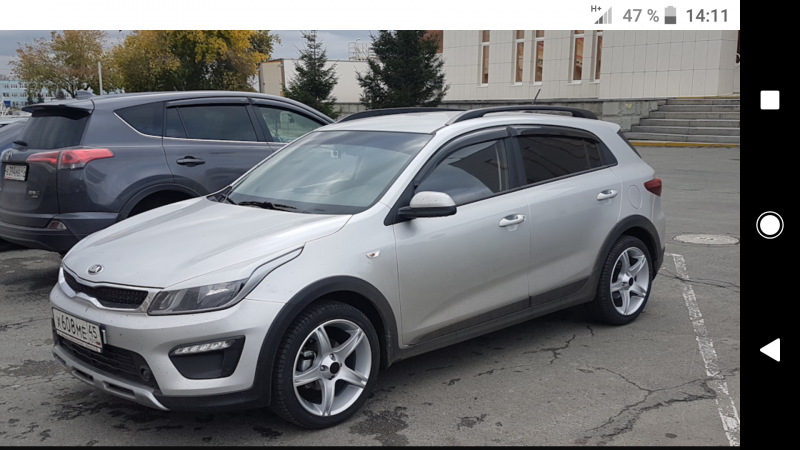 Kia Rio XLINE серебристая