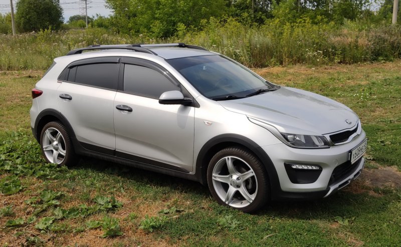 Kia Rio x-line серебристая