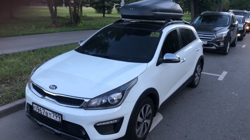 Kia Rio x-line черная крыша