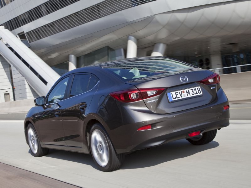 Mazda 3 седан