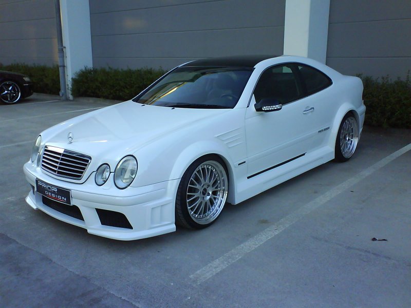 Mercedes-Benz w208