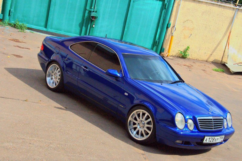 Mercedes-Benz w208