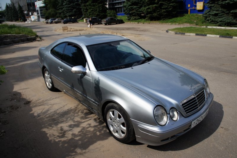W208 Mercedes серебристый