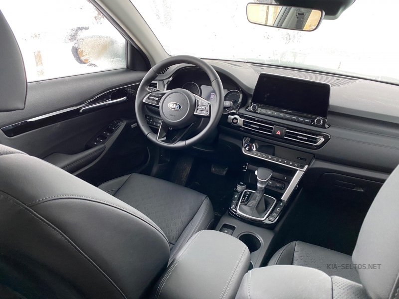 Kia Seltos 2021 салон