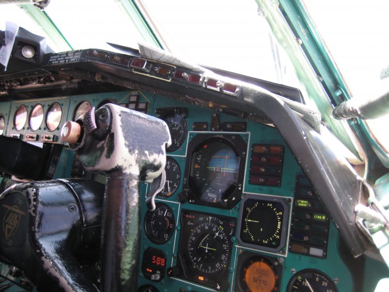 Пилот ту 154