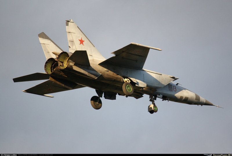 Самолет миг-25рб