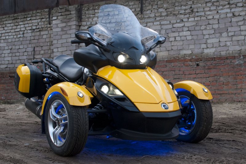 Трицикл can-am Spyder RS