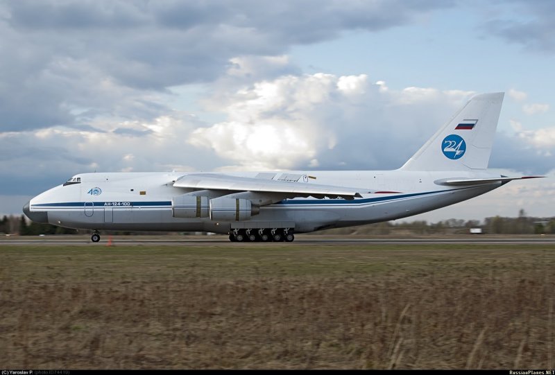 АН-124 ra-82005