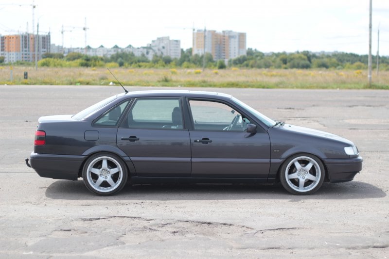 Passat b4 r17