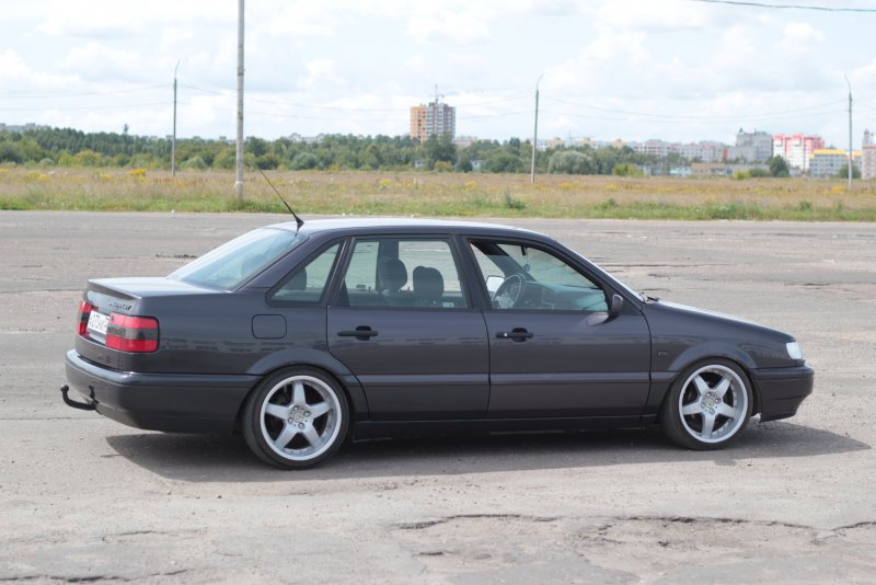 VW Passat b4 stance
