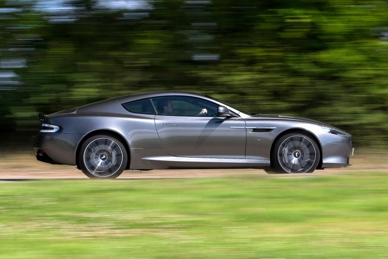 Астон Мартин db9