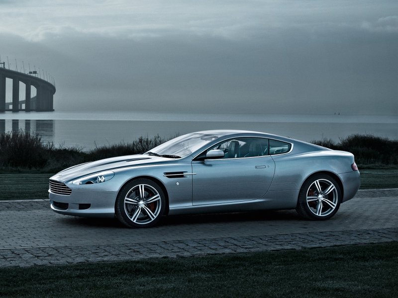 Aston Martin db9 2020