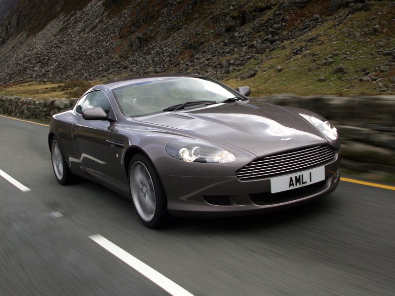 Машина Aston Martin db9