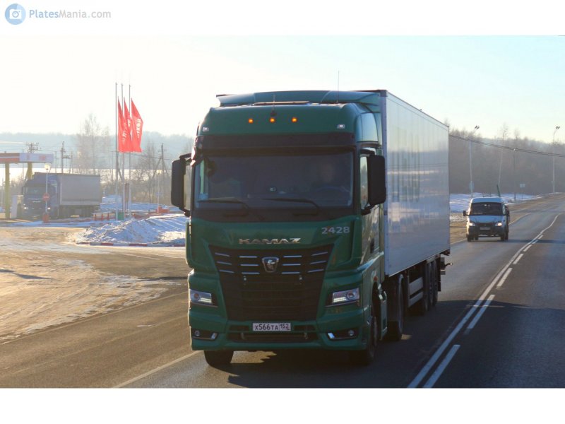 Новый КАМАЗ 54901 кабина внутри