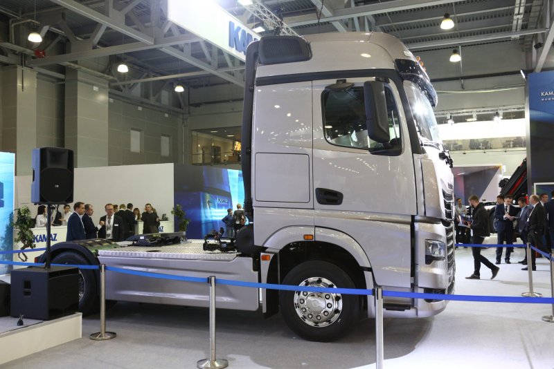 КАМАЗ 54901 С тралом