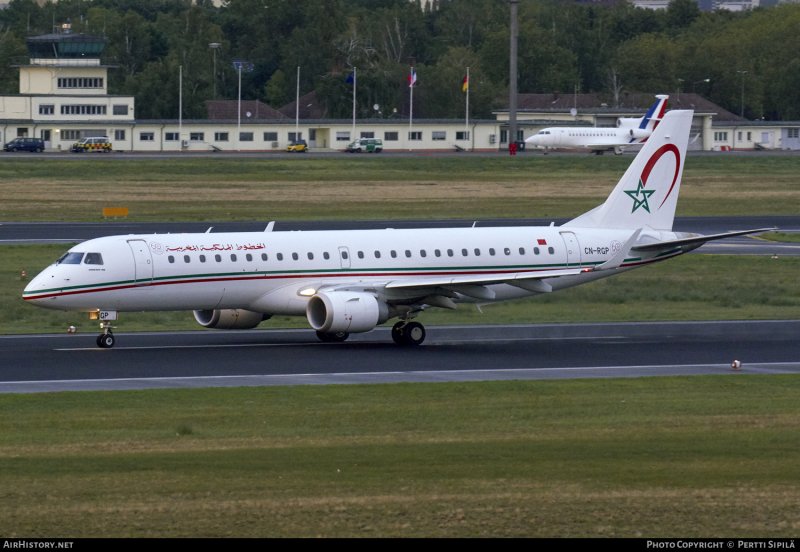 Самолёт Embraer ERJ-175