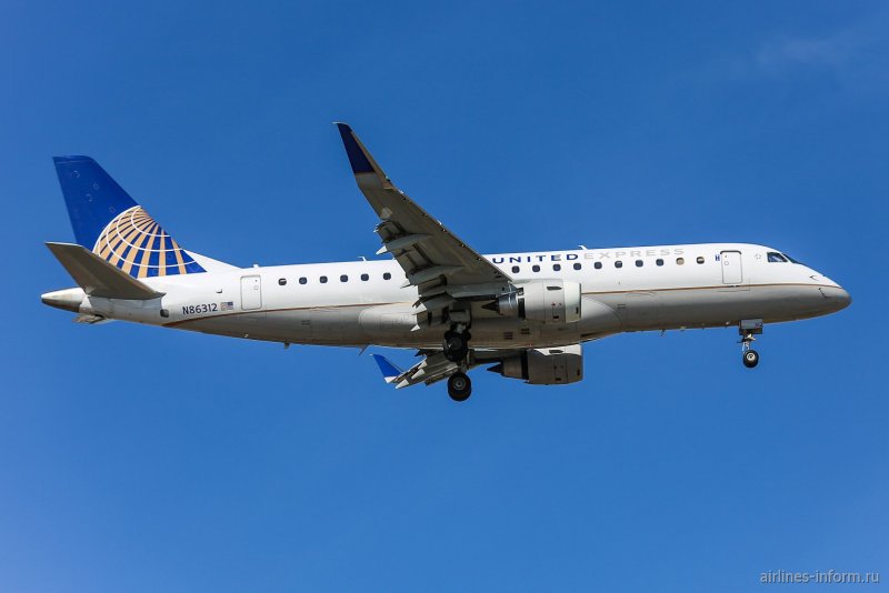 Самолёт Embraer 175