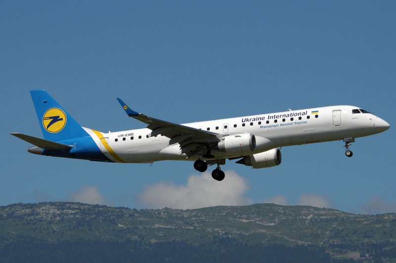 Самолет Эмбраер e-Jet