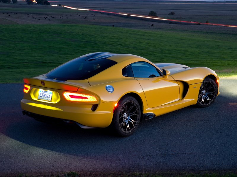 Dodge Viper srt 10 GTS