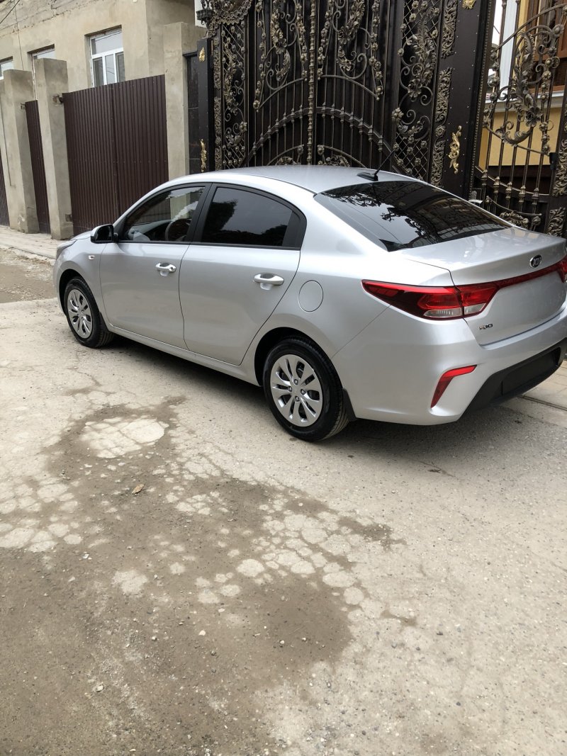 Kia Rio 2011 серебристый
