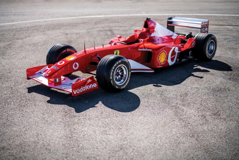 Болид f1 Ferrari 2002
